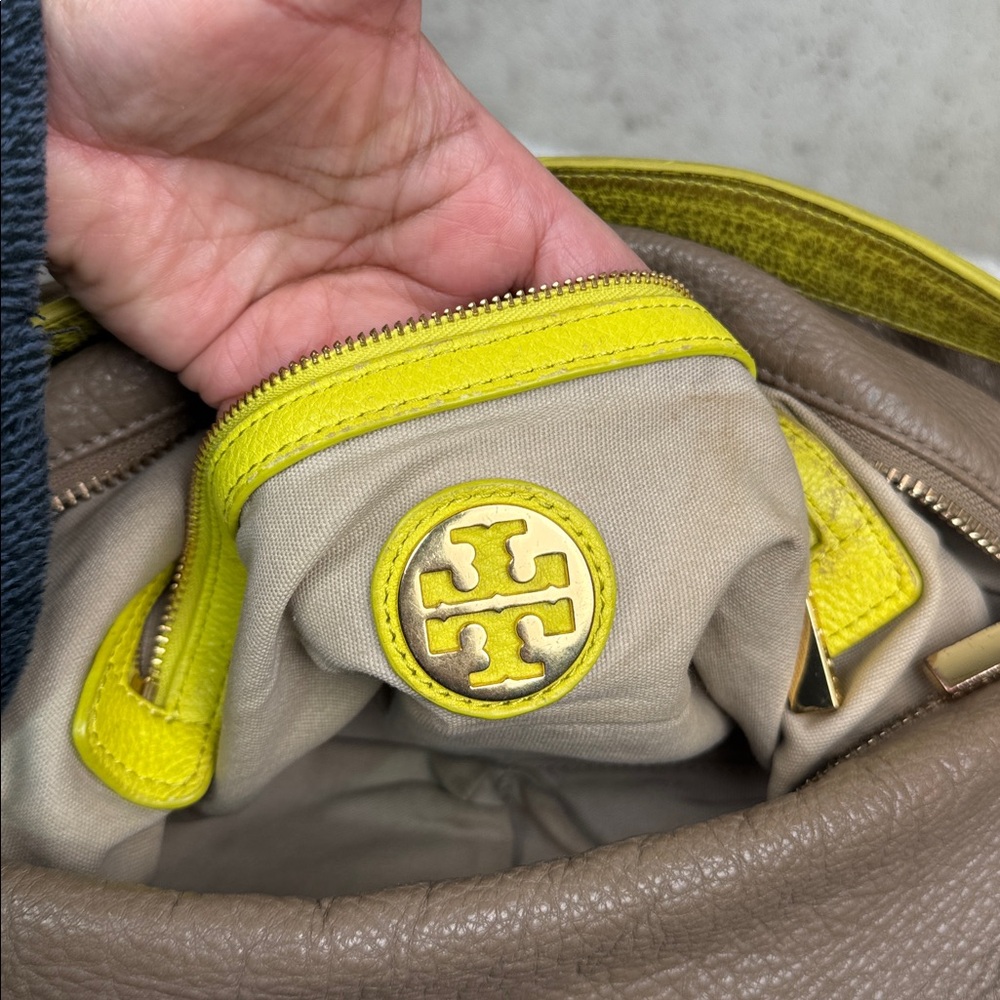 Tory Burch Leather Shoulder Bag - Picture 12 of 14